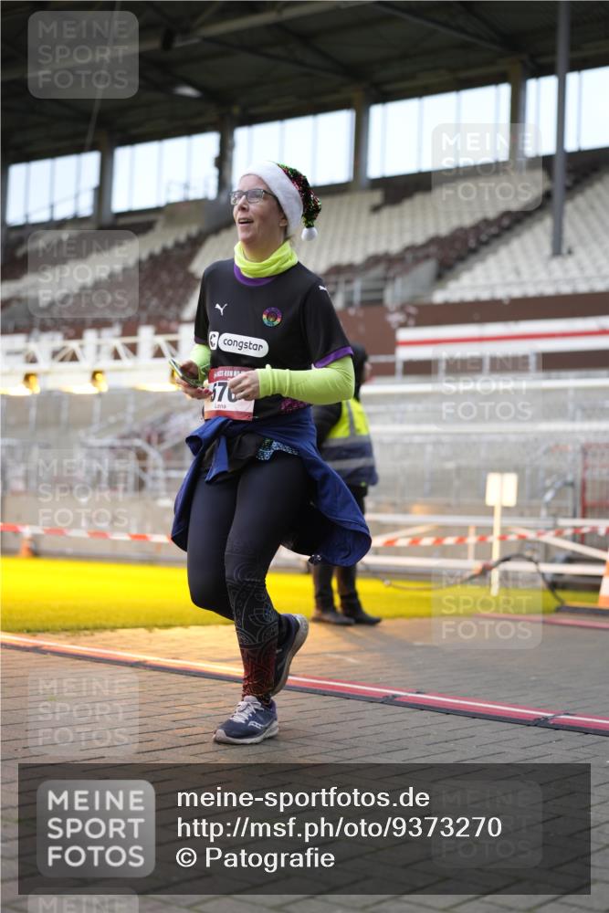 07.12.2025 - St. Pauli X-Mass-Run No. 15 Patografie http://msf.ph/oto/9373270 07.12.2025 12:01:45 Ziel 576, 926, 928, 933, 1719, 2411, 2539, 2868, 3869, 3981, 4753 meine-sportfotos.de