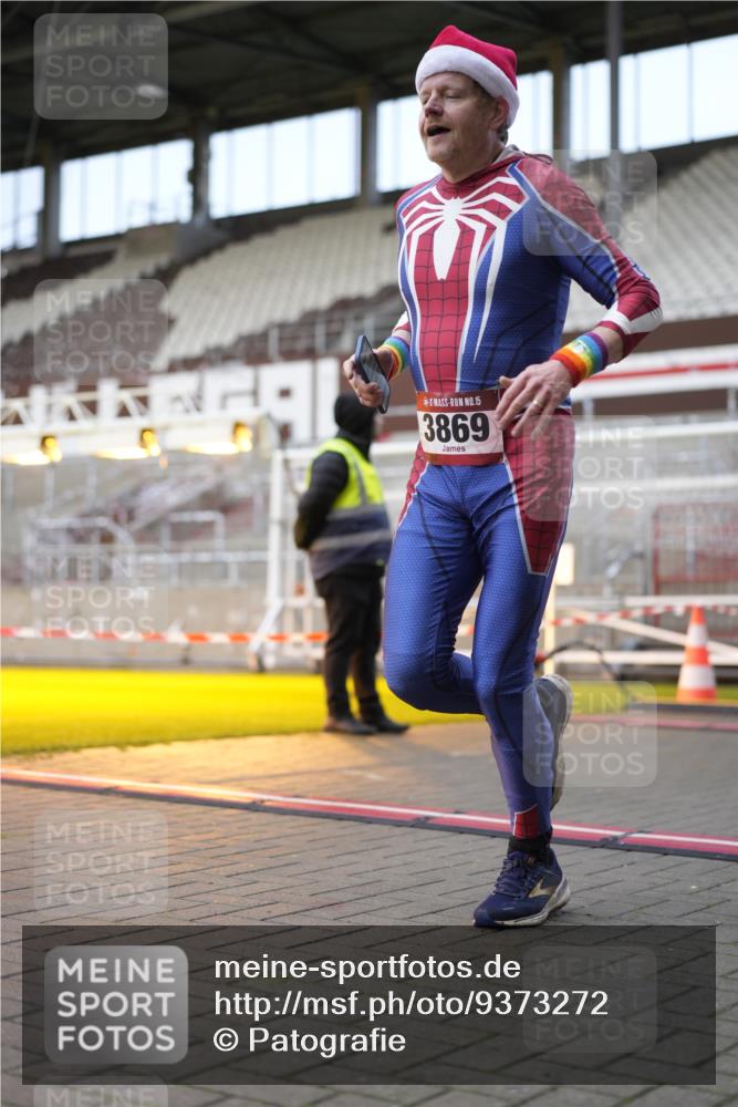 07.12.2025 - St. Pauli X-Mass-Run No. 15 Patografie http://msf.ph/oto/9373272 07.12.2025 12:01:47 Ziel 576, 926, 928, 933, 1719, 2411, 2539, 2868, 3869, 4107, 4109, 4369, 4370, 4753 meine-sportfotos.de