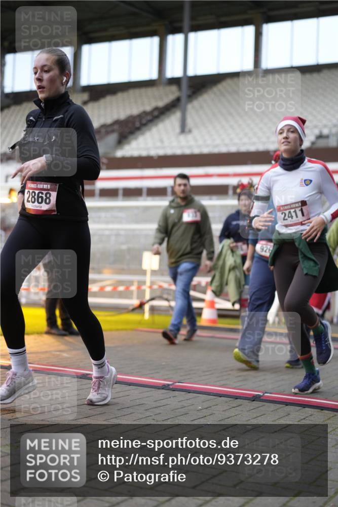 07.12.2025 - St. Pauli X-Mass-Run No. 15 Patografie http://msf.ph/oto/9373278 07.12.2025 12:01:48 Ziel 576, 926, 928, 933, 1719, 2411, 2539, 2868, 3869, 4107, 4109, 4156, 4369, 4370, 4753 meine-sportfotos.de