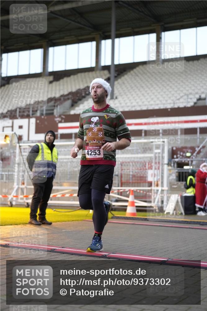07.12.2025 - St. Pauli X-Mass-Run No. 15 Patografie http://msf.ph/oto/9373302 07.12.2025 12:01:59 Ziel 576, 926, 928, 933, 2411, 2539, 2868, 3869, 4102, 4107, 4109, 4142, 4156, 4253, 4369, 4370 meine-sportfotos.de