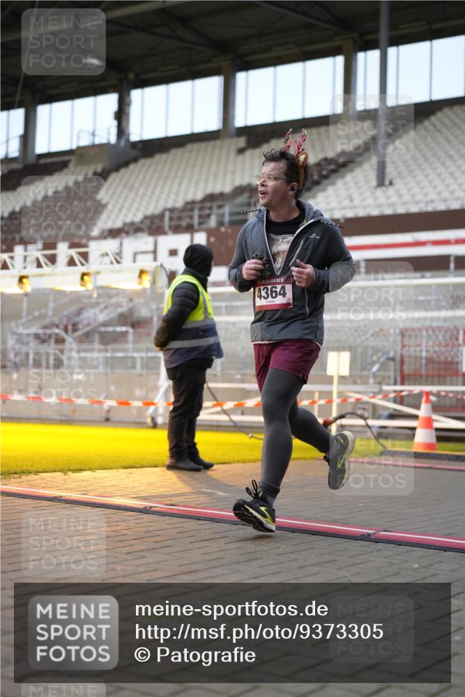 07.12.2025 - St. Pauli X-Mass-Run No. 15 Patografie http://msf.ph/oto/9373305 07.12.2025 12:02:12 Ziel 3203, 4102, 4142, 4253, 4364 meine-sportfotos.de