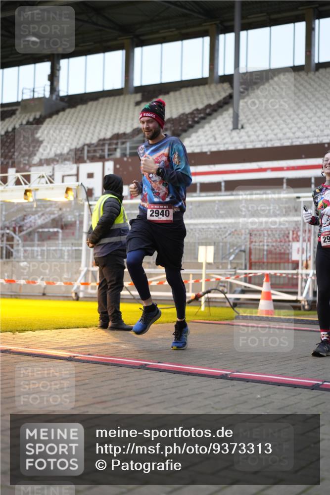 07.12.2025 - St. Pauli X-Mass-Run No. 15 Patografie http://msf.ph/oto/9373313 07.12.2025 12:02:17 Ziel 2936, 2940, 3203, 3837, 4364 meine-sportfotos.de