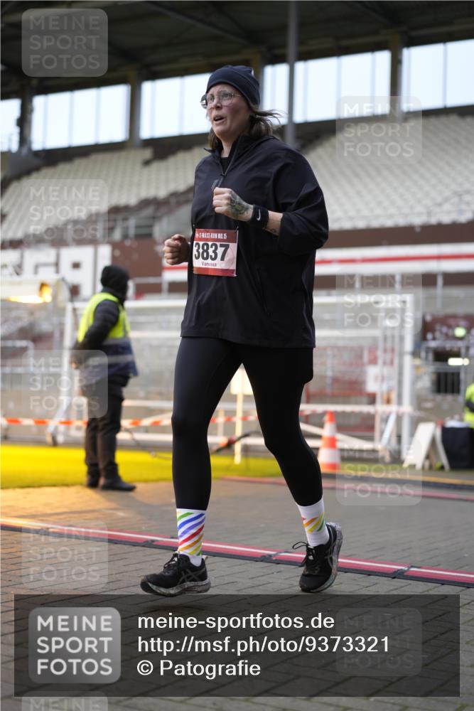 07.12.2025 - St. Pauli X-Mass-Run No. 15 Patografie http://msf.ph/oto/9373321 07.12.2025 12:02:21 Ziel 235, 1979, 1983, 2936, 2940, 3203, 3429, 3837, 4364 meine-sportfotos.de