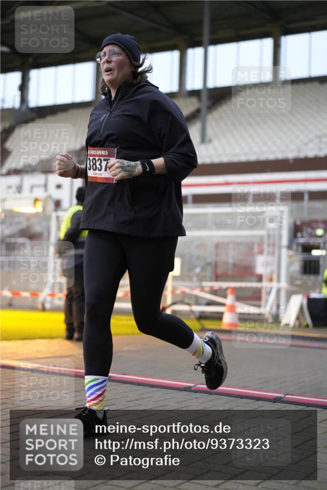 07.12.2025 - St. Pauli X-Mass-Run No. 15 Patografie http://msf.ph/oto/9373323 07.12.2025 12:02:21 Ziel 235, 1979, 1983, 2936, 2940, 3203, 3429, 3837, 4364 meine-sportfotos.de