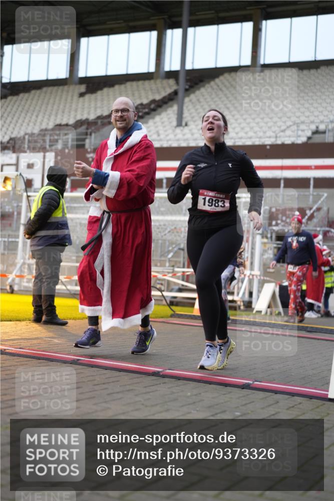 07.12.2025 - St. Pauli X-Mass-Run No. 15 Patografie http://msf.ph/oto/9373326 07.12.2025 12:02:24 Ziel 235, 1979, 1983, 2936, 2940, 3203, 3429, 3432, 3837, 4364 meine-sportfotos.de