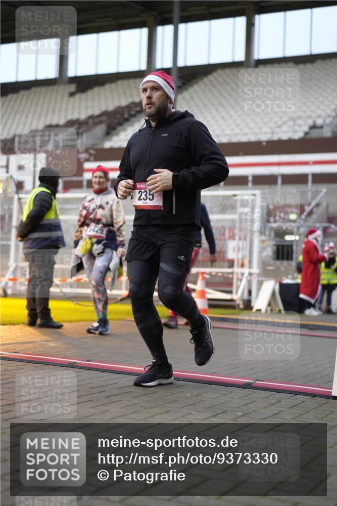 07.12.2025 - St. Pauli X-Mass-Run No. 15 Patografie http://msf.ph/oto/9373330 07.12.2025 12:02:26 Ziel 235, 1979, 1983, 2936, 2940, 3203, 3429, 3432, 3743, 3745, 3837, 4364 meine-sportfotos.de