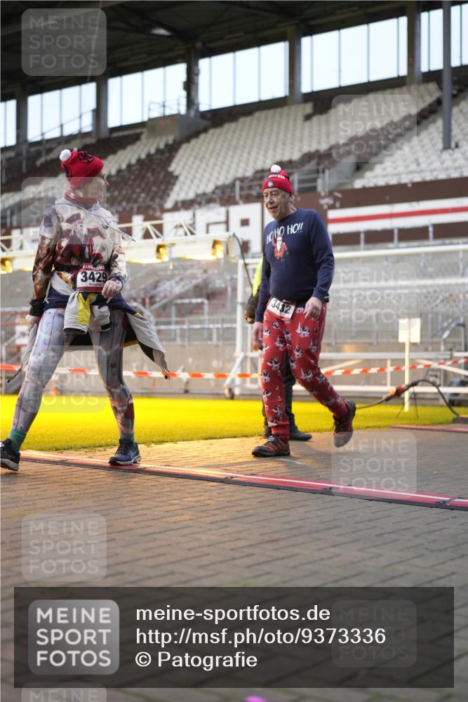 07.12.2025 - St. Pauli X-Mass-Run No. 15 Patografie http://msf.ph/oto/9373336 07.12.2025 12:02:28 Ziel 235, 1979, 1983, 2936, 2940, 3203, 3429, 3432, 3743, 3745, 3837, 3995 meine-sportfotos.de