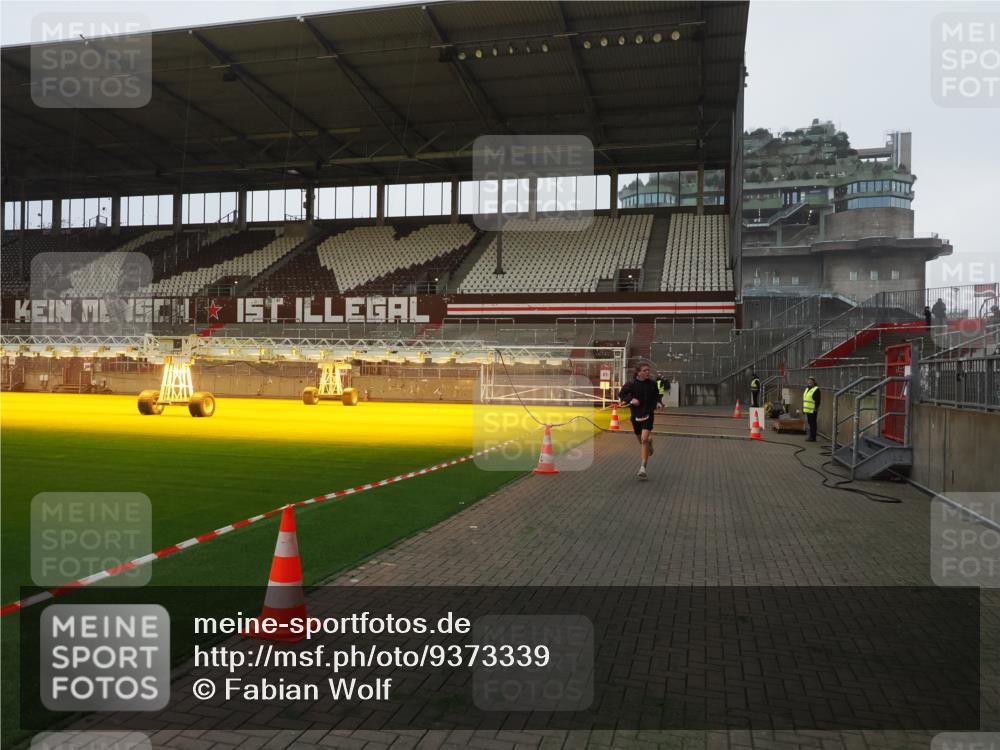 07.12.2025 - St. Pauli X-Mass-Run No. 15 Fabian Wolf http://msf.ph/oto/9373339 07.12.2025 09:53:17 Ziel 518, 3684 meine-sportfotos.de