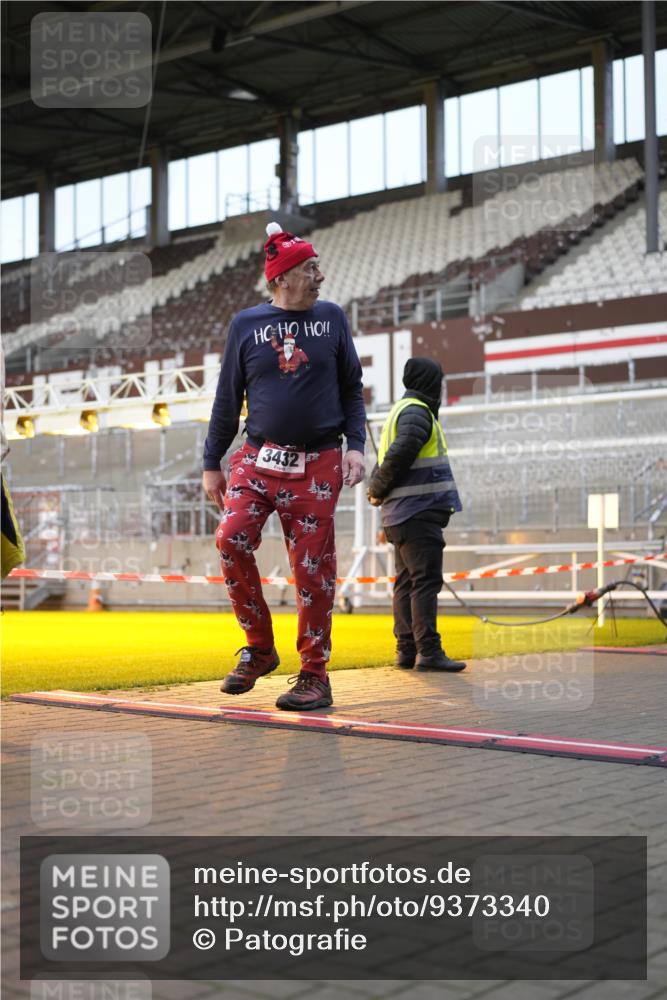 07.12.2025 - St. Pauli X-Mass-Run No. 15 Patografie http://msf.ph/oto/9373340 07.12.2025 12:02:28 Ziel 235, 1979, 1983, 2936, 2940, 3203, 3429, 3432, 3743, 3745, 3837, 3995 meine-sportfotos.de