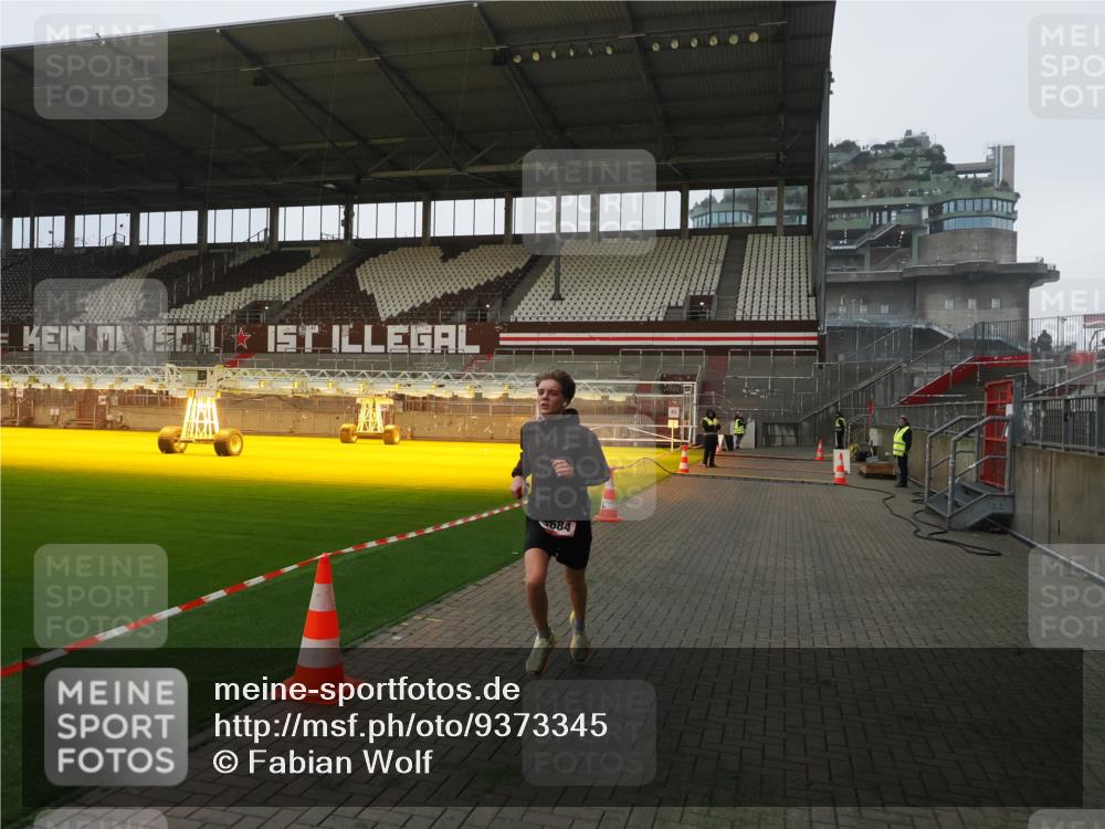 07.12.2025 - St. Pauli X-Mass-Run No. 15 Fabian Wolf http://msf.ph/oto/9373345 07.12.2025 09:53:18 Ziel 518, 3684 meine-sportfotos.de