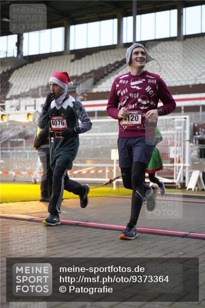 07.12.2025 - St. Pauli X-Mass-Run No. 15 Patografie http://msf.ph/oto/9373364 07.12.2025 12:02:48 Ziel 826, 1279, 2095, 3803, 4076, 4120, 4228, 4681, 4682, 4683, 4684 meine-sportfotos.de