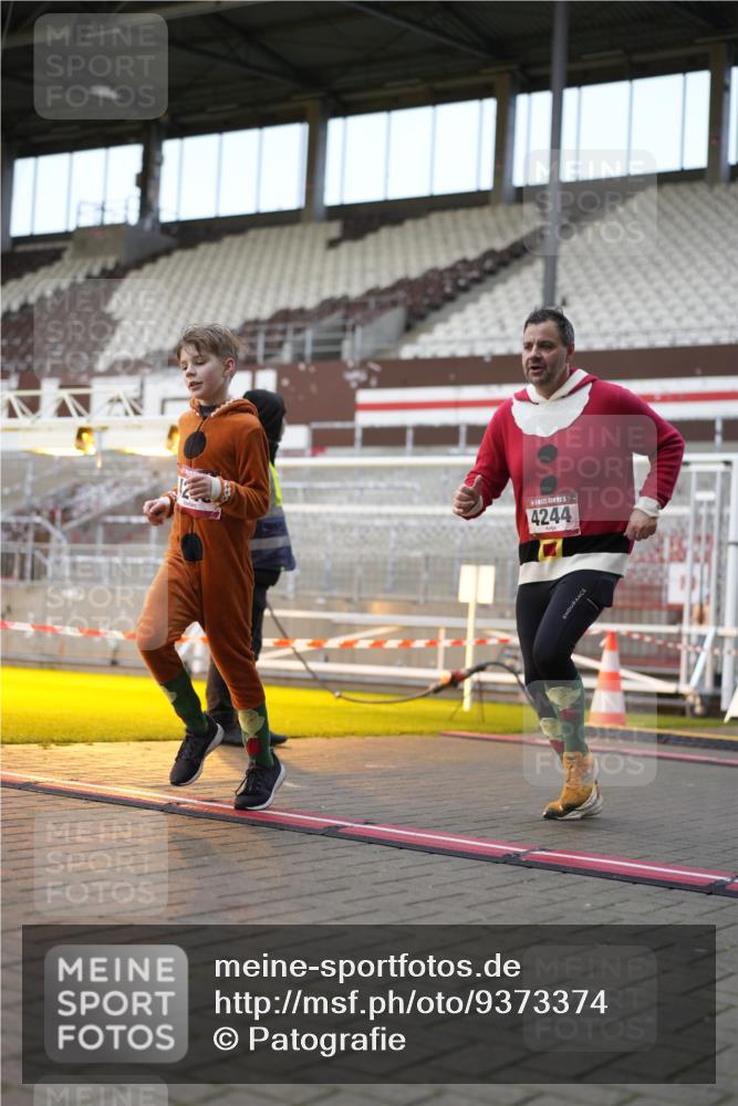 07.12.2025 - St. Pauli X-Mass-Run No. 15 Patografie http://msf.ph/oto/9373374 07.12.2025 12:02:59 Ziel 826, 2095, 2747, 3122, 3130, 3281, 4076, 4120, 4228, 4243, 4244, 4681, 4682, 4683, 4684, 4747, 4751 meine-sportfotos.de