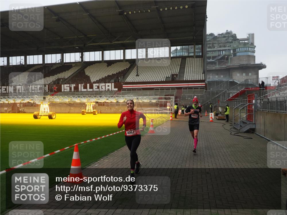 07.12.2025 - St. Pauli X-Mass-Run No. 15 Fabian Wolf http://msf.ph/oto/9373375 07.12.2025 09:53:47 Ziel 96, 115, 4050, 4061, 4062 meine-sportfotos.de