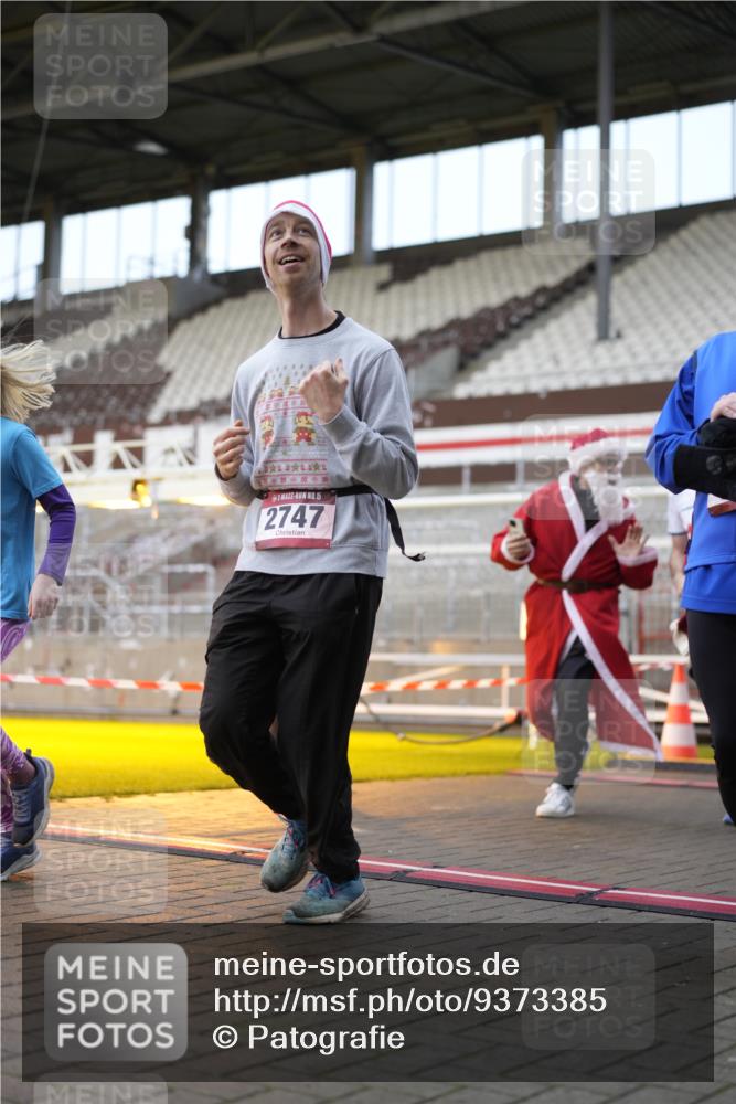 07.12.2025 - St. Pauli X-Mass-Run No. 15 Patografie http://msf.ph/oto/9373385 07.12.2025 12:03:05 Ziel 267, 2610, 2747, 2822, 2834, 2843, 3122, 3125, 3130, 3134, 3281, 4024, 4243, 4244, 4747, 4750, 4751 meine-sportfotos.de