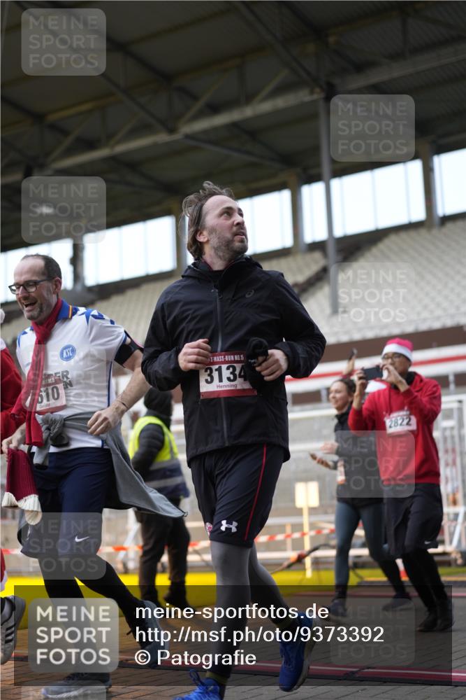 07.12.2025 - St. Pauli X-Mass-Run No. 15 Patografie http://msf.ph/oto/9373392 07.12.2025 12:03:06 Ziel 267, 2610, 2747, 2822, 2834, 2843, 3122, 3125, 3130, 3134, 3281, 3282, 3941, 4024, 4243, 4244, 4747, 4750, 4751 meine-sportfotos.de