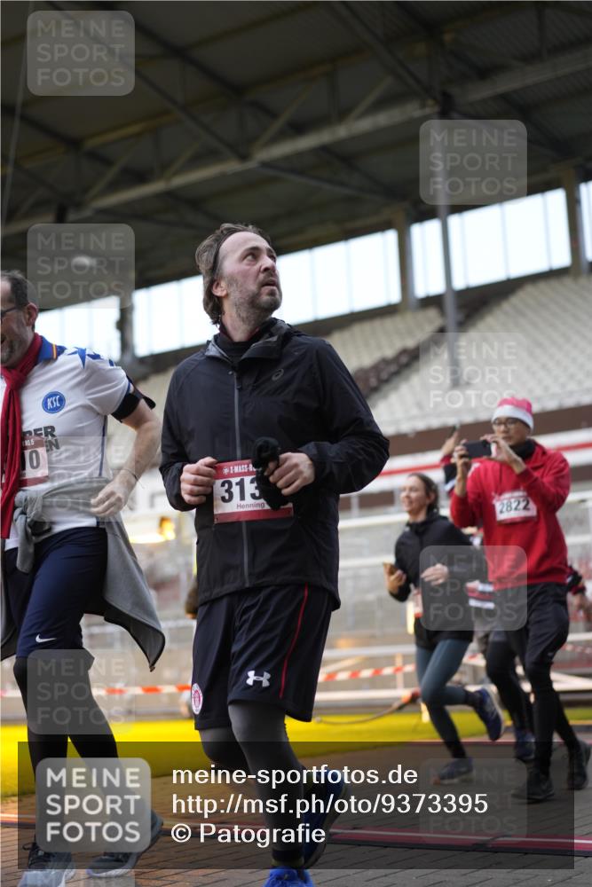 07.12.2025 - St. Pauli X-Mass-Run No. 15 Patografie http://msf.ph/oto/9373395 07.12.2025 12:03:06 Ziel 267, 2610, 2747, 2822, 2834, 2843, 3122, 3125, 3130, 3134, 3281, 3282, 3941, 4024, 4243, 4244, 4747, 4750, 4751 meine-sportfotos.de