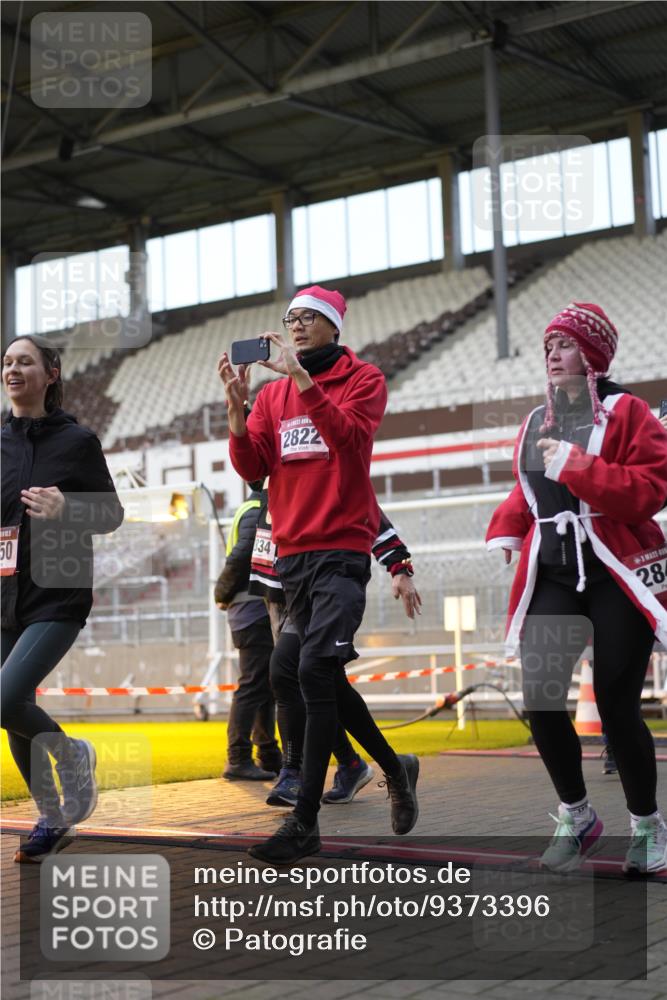 07.12.2025 - St. Pauli X-Mass-Run No. 15 Patografie http://msf.ph/oto/9373396 07.12.2025 12:03:07 Ziel 267, 2610, 2747, 2822, 2834, 2843, 3122, 3125, 3130, 3134, 3281, 3282, 3937, 3941, 3943, 4024, 4243, 4244, 4741, 4747, 4750, 4751 meine-sportfotos.de