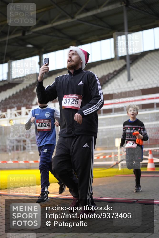 07.12.2025 - St. Pauli X-Mass-Run No. 15 Patografie http://msf.ph/oto/9373406 07.12.2025 12:03:08 Ziel 267, 2610, 2747, 2822, 2834, 2843, 3122, 3125, 3130, 3134, 3281, 3282, 3937, 3941, 3943, 4024, 4243, 4244, 4741, 4747, 4750, 4751 meine-sportfotos.de