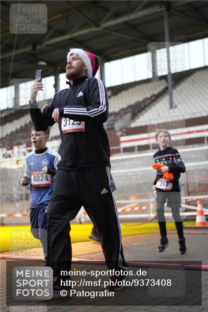 07.12.2025 - St. Pauli X-Mass-Run No. 15 Patografie http://msf.ph/oto/9373408 07.12.2025 12:03:08 Ziel 267, 2610, 2747, 2822, 2834, 2843, 3122, 3125, 3130, 3134, 3281, 3282, 3937, 3941, 3943, 4024, 4243, 4244, 4741, 4747, 4750, 4751 meine-sportfotos.de