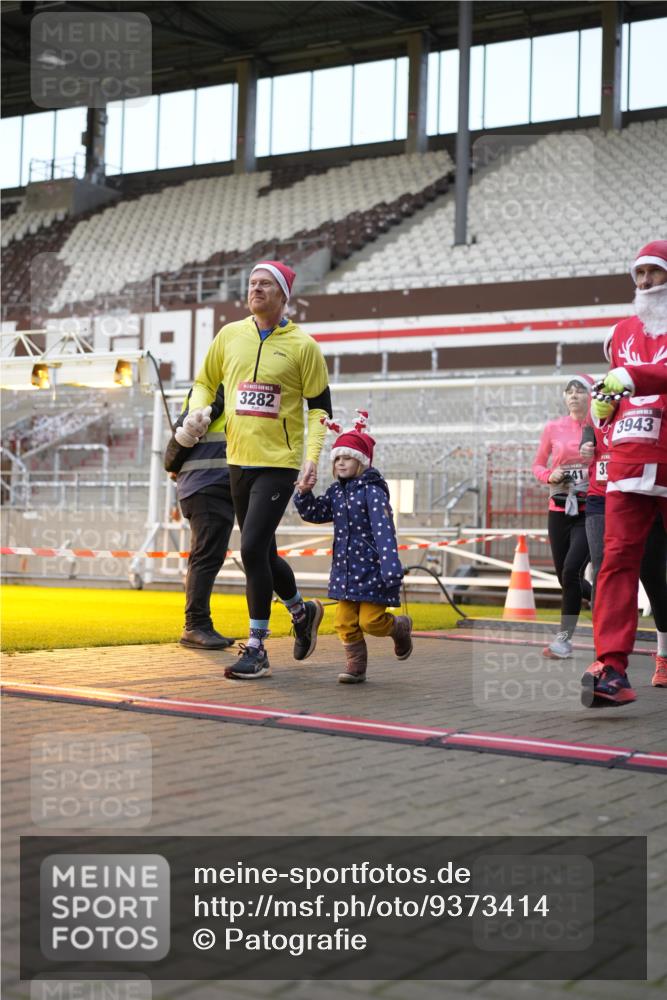 07.12.2025 - St. Pauli X-Mass-Run No. 15 Patografie http://msf.ph/oto/9373414 07.12.2025 12:03:11 Ziel 267, 2610, 2747, 2822, 2834, 2843, 3122, 3125, 3130, 3134, 3281, 3282, 3937, 3941, 3943, 4024, 4243, 4244, 4732, 4741, 4747, 4750, 4751 meine-sportfotos.de