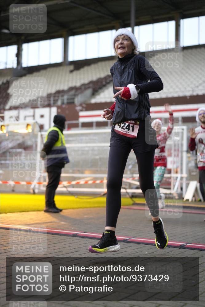 07.12.2025 - St. Pauli X-Mass-Run No. 15 Patografie http://msf.ph/oto/9373429 07.12.2025 12:03:22 Ziel 267, 2834, 3125, 3282, 3807, 3937, 3941, 3943, 4006, 4022, 4024, 4241, 4247, 4726, 4731, 4732, 4741, 5007 meine-sportfotos.de