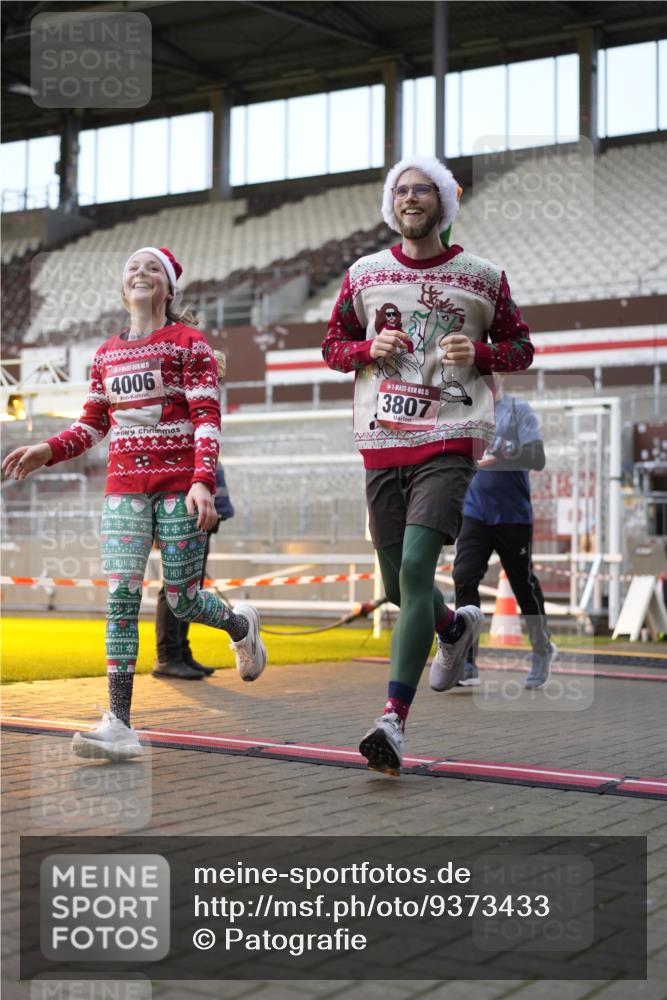 07.12.2025 - St. Pauli X-Mass-Run No. 15 Patografie http://msf.ph/oto/9373433 07.12.2025 12:03:23 Ziel 267, 3282, 3807, 3937, 3941, 3943, 4006, 4022, 4024, 4241, 4247, 4726, 4731, 4732, 4741, 4746, 5007 meine-sportfotos.de