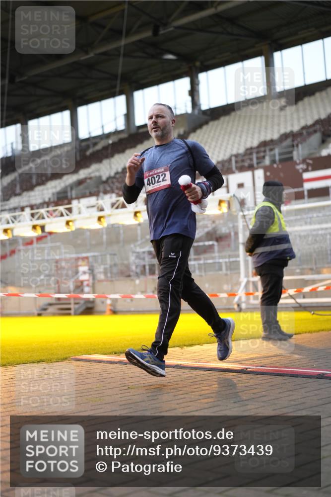 07.12.2025 - St. Pauli X-Mass-Run No. 15 Patografie http://msf.ph/oto/9373439 07.12.2025 12:03:24 Ziel 267, 3282, 3807, 3937, 3941, 3943, 4006, 4022, 4241, 4247, 4726, 4731, 4732, 4741, 4746, 5007 meine-sportfotos.de