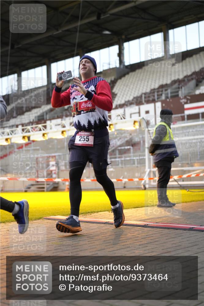07.12.2025 - St. Pauli X-Mass-Run No. 15 Patografie http://msf.ph/oto/9373464 07.12.2025 12:03:32 Ziel 255, 258, 263, 723, 3081, 3082, 3807, 3996, 3997, 4006, 4022, 4221, 4224, 4241, 4247, 4726, 4731, 4742, 4746, 5007 meine-sportfotos.de