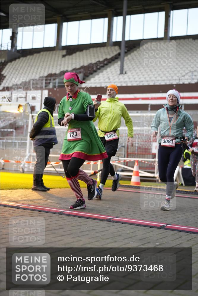 07.12.2025 - St. Pauli X-Mass-Run No. 15 Patografie http://msf.ph/oto/9373468 07.12.2025 12:03:35 Ziel 255, 258, 263, 723, 3081, 3082, 3316, 3317, 3807, 3994, 3996, 3997, 4006, 4022, 4221, 4224, 4241, 4247, 4726, 4731, 4742, 4746 meine-sportfotos.de