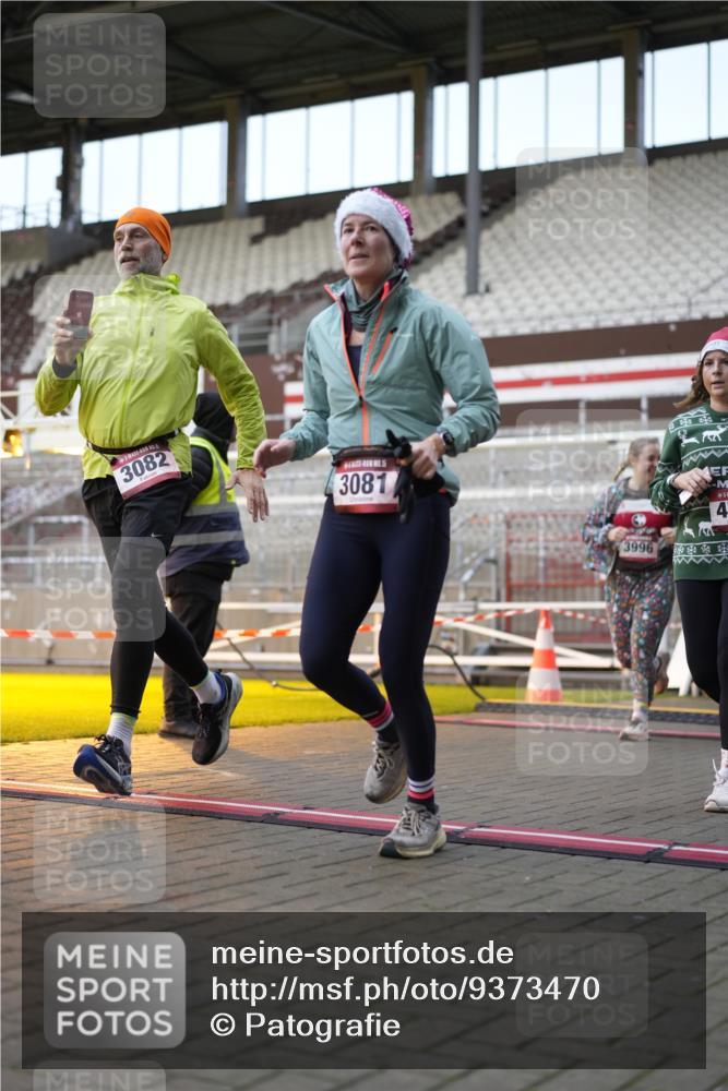 07.12.2025 - St. Pauli X-Mass-Run No. 15 Patografie http://msf.ph/oto/9373470 07.12.2025 12:03:36 Ziel 255, 258, 263, 723, 3081, 3082, 3316, 3317, 3807, 3994, 3996, 3997, 4006, 4011, 4021, 4022, 4221, 4224, 4241, 4247, 4726, 4731, 4742, 4746 meine-sportfotos.de
