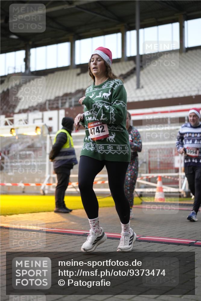 07.12.2025 - St. Pauli X-Mass-Run No. 15 Patografie http://msf.ph/oto/9373474 07.12.2025 12:03:37 Ziel 255, 258, 263, 723, 3081, 3082, 3316, 3317, 3807, 3994, 3996, 3997, 4006, 4011, 4021, 4022, 4221, 4224, 4241, 4247, 4726, 4731, 4742, 4746 meine-sportfotos.de