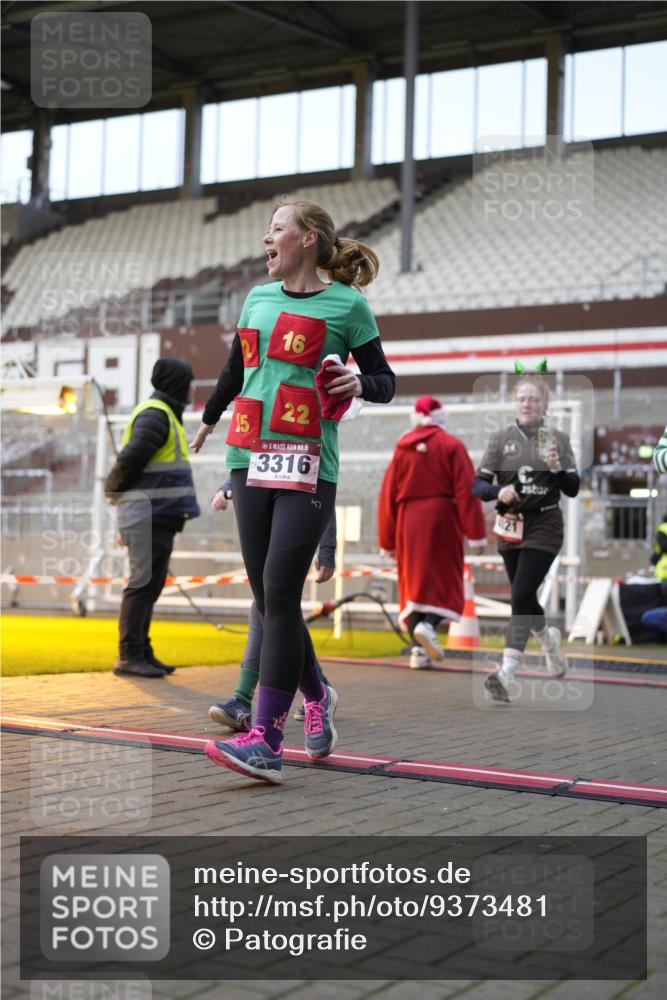 07.12.2025 - St. Pauli X-Mass-Run No. 15 Patografie http://msf.ph/oto/9373481 07.12.2025 12:03:40 Ziel 255, 258, 263, 723, 3081, 3082, 3316, 3317, 3994, 3996, 3997, 4011, 4021, 4221, 4224, 4247, 4726, 4731, 4742, 4746 meine-sportfotos.de