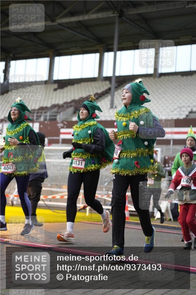 07.12.2025 - St. Pauli X-Mass-Run No. 15 Patografie http://msf.ph/oto/9373493 07.12.2025 12:03:53 Ziel 1236, 1357, 3316, 3317, 3753, 3851, 3994, 4011, 4021, 4047, 4049, 4131, 4365, 4367 meine-sportfotos.de