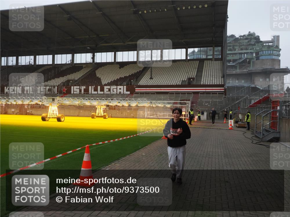 07.12.2025 - St. Pauli X-Mass-Run No. 15 Fabian Wolf http://msf.ph/oto/9373500 07.12.2025 09:55:02 Ziel 1649, 4088 meine-sportfotos.de