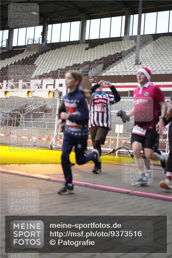 07.12.2025 - St. Pauli X-Mass-Run No. 15 Patografie http://msf.ph/oto/9373516 07.12.2025 12:04:05 Ziel 778, 795, 923, 1228, 1231, 1236, 1357, 1504, 2091, 2398, 3121, 3705, 3753, 3851, 3983, 3985, 4008, 4047, 4049, 4131, 4302, 4305, 4311, 4365, 4367 meine-sportfotos.de