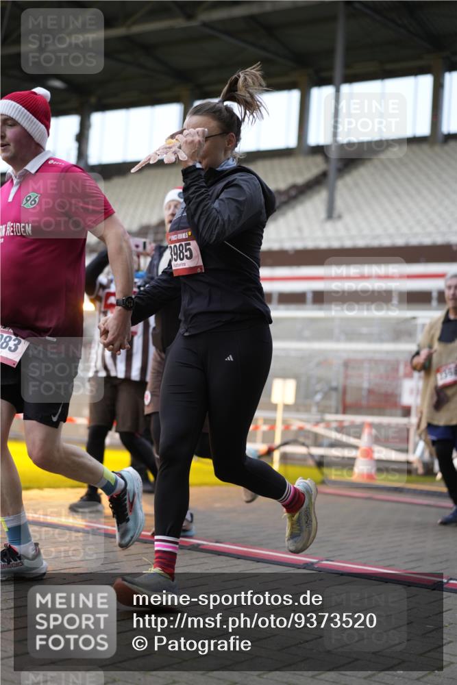 07.12.2025 - St. Pauli X-Mass-Run No. 15 Patografie http://msf.ph/oto/9373520 07.12.2025 12:04:05 Ziel 778, 795, 923, 1228, 1231, 1236, 1357, 1504, 2091, 2398, 3121, 3705, 3753, 3851, 3983, 3985, 4008, 4047, 4049, 4131, 4302, 4305, 4311, 4365, 4367 meine-sportfotos.de