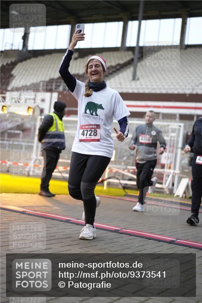 07.12.2025 - St. Pauli X-Mass-Run No. 15 Patografie http://msf.ph/oto/9373541 07.12.2025 12:04:11 Ziel 778, 795, 923, 1228, 1231, 1490, 1504, 2091, 2398, 3121, 3705, 3983, 3985, 4008, 4302, 4305, 4311, 4374, 4375, 4386, 4728 meine-sportfotos.de