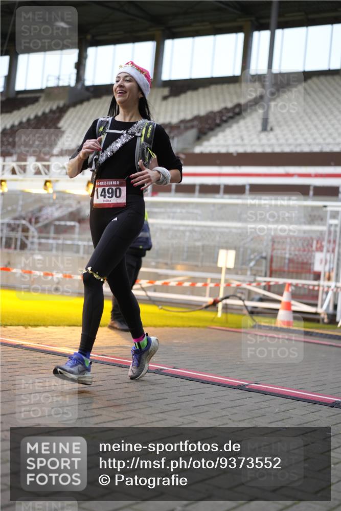 07.12.2025 - St. Pauli X-Mass-Run No. 15 Patografie http://msf.ph/oto/9373552 07.12.2025 12:04:14 Ziel 778, 795, 923, 1228, 1231, 1490, 1504, 2091, 2398, 2410, 3121, 3705, 3983, 3985, 4008, 4302, 4305, 4311, 4374, 4375, 4386, 4728 meine-sportfotos.de