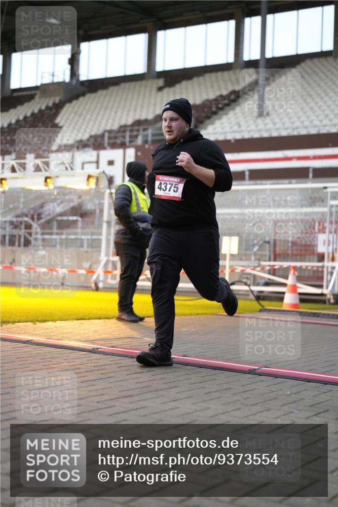 07.12.2025 - St. Pauli X-Mass-Run No. 15 Patografie http://msf.ph/oto/9373554 07.12.2025 12:04:16 Ziel 778, 795, 923, 1228, 1231, 1490, 1504, 2091, 2398, 2410, 2769, 3121, 3705, 3983, 3985, 4008, 4302, 4305, 4311, 4374, 4375, 4386, 4728 meine-sportfotos.de
