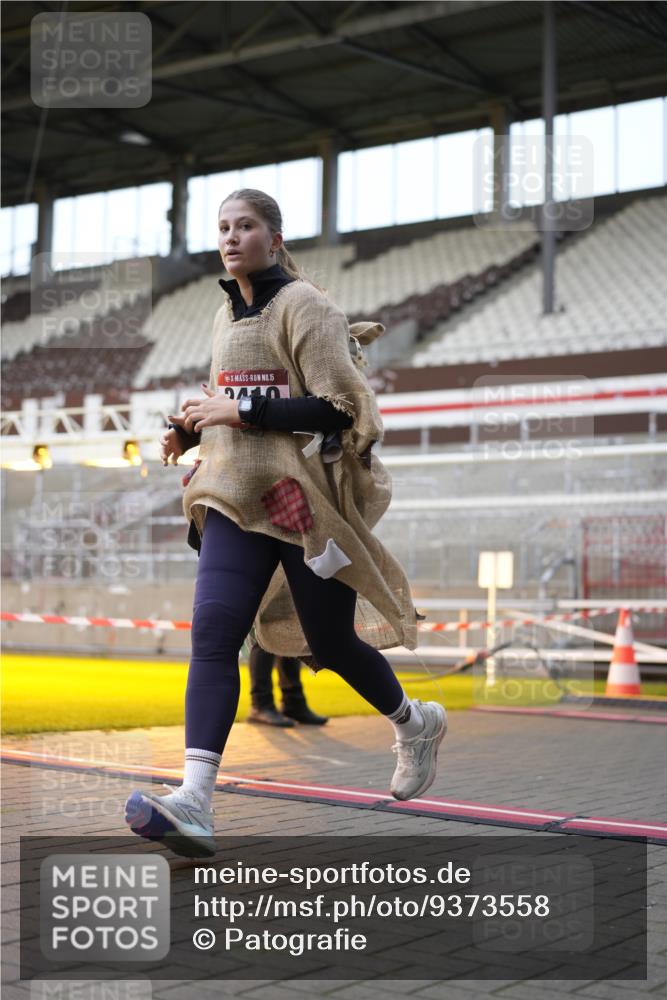 07.12.2025 - St. Pauli X-Mass-Run No. 15 Patografie http://msf.ph/oto/9373558 07.12.2025 12:04:19 Ziel 1228, 1231, 1490, 1504, 2091, 2398, 2410, 2769, 3121, 3705, 3983, 3985, 4008, 4059, 4302, 4305, 4311, 4374, 4375, 4386, 4728 meine-sportfotos.de