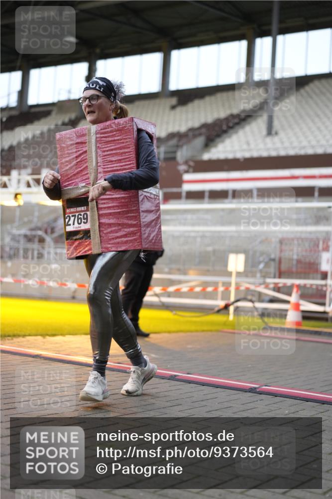 07.12.2025 - St. Pauli X-Mass-Run No. 15 Patografie http://msf.ph/oto/9373564 07.12.2025 12:04:22 Ziel 1228, 1231, 1490, 1504, 2404, 2410, 2769, 3675, 3833, 4008, 4056, 4059, 4302, 4305, 4311, 4374, 4375, 4386, 4728 meine-sportfotos.de