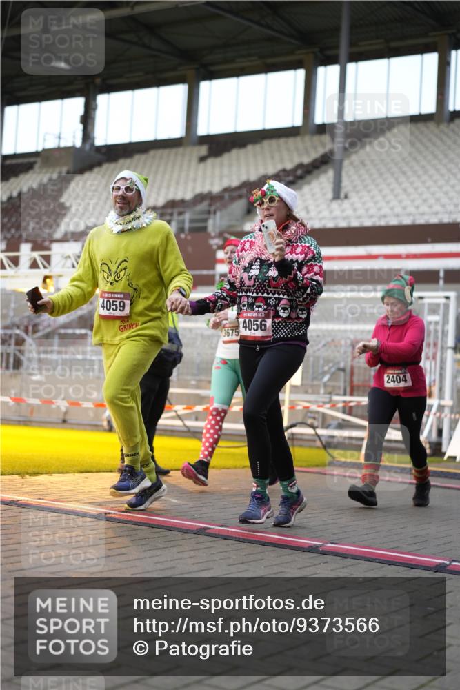07.12.2025 - St. Pauli X-Mass-Run No. 15 Patografie http://msf.ph/oto/9373566 07.12.2025 12:04:25 Ziel 1490, 1504, 2404, 2410, 2769, 3675, 3833, 4056, 4059, 4374, 4375, 4386, 4728 meine-sportfotos.de