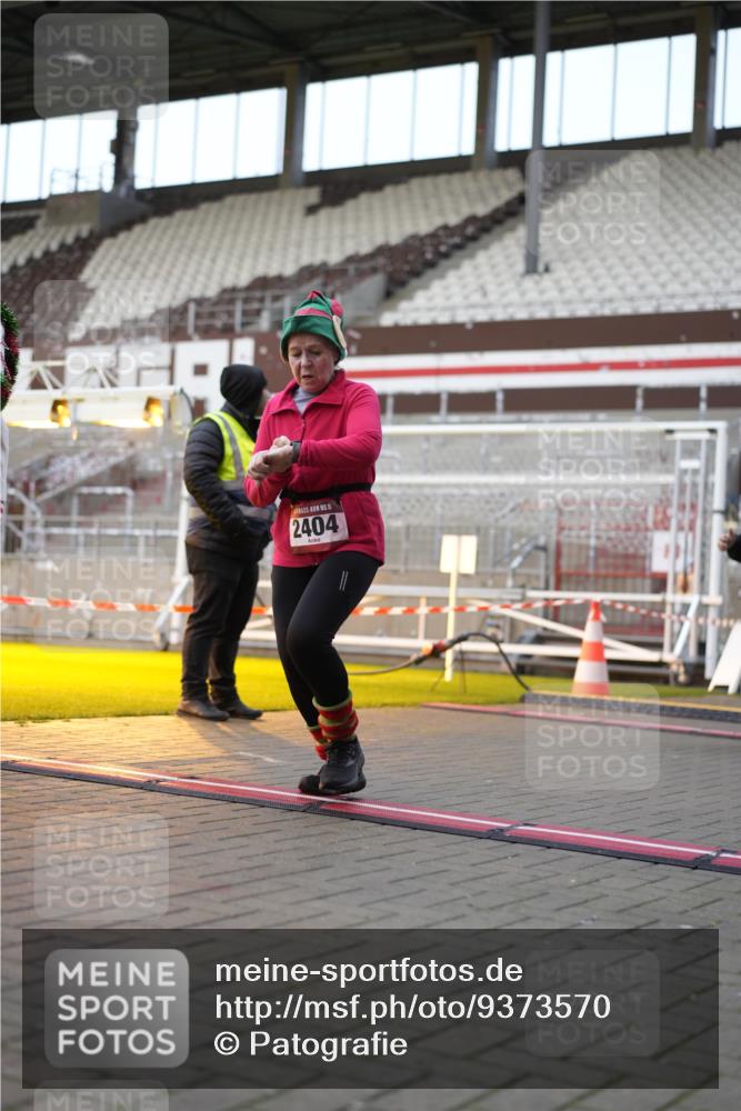 07.12.2025 - St. Pauli X-Mass-Run No. 15 Patografie http://msf.ph/oto/9373570 07.12.2025 12:04:26 Ziel 1490, 2404, 2410, 2769, 3675, 3833, 4056, 4059, 4374, 4375, 4386, 4728 meine-sportfotos.de