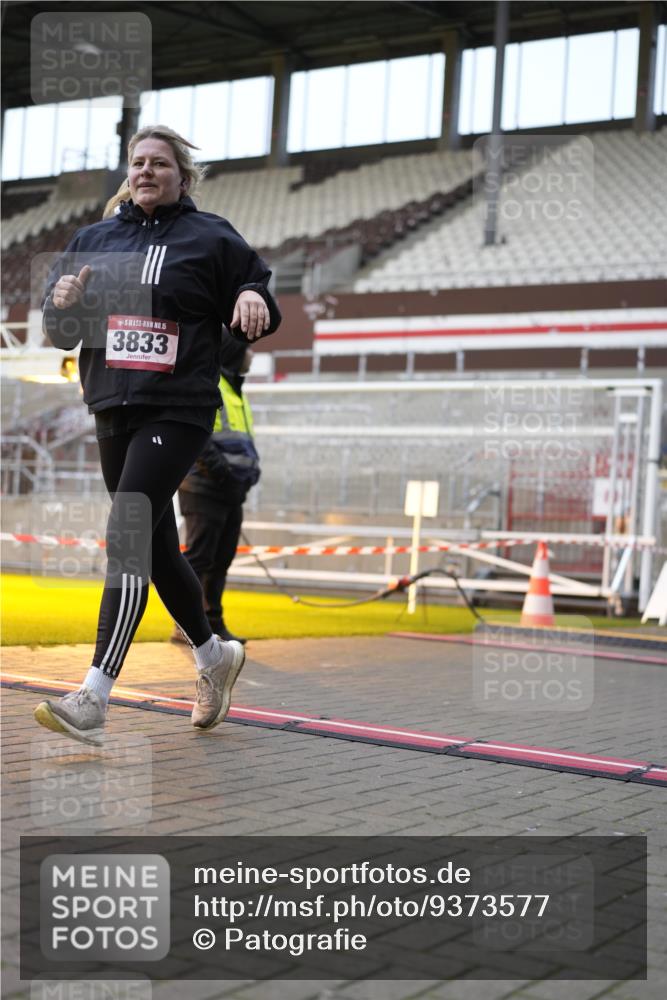 07.12.2025 - St. Pauli X-Mass-Run No. 15 Patografie http://msf.ph/oto/9373577 07.12.2025 12:04:27 Ziel 1490, 2404, 2410, 2769, 3675, 3833, 4056, 4059, 4374, 4375, 4386 meine-sportfotos.de