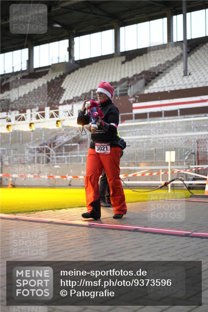 07.12.2025 - St. Pauli X-Mass-Run No. 15 Patografie http://msf.ph/oto/9373596 07.12.2025 12:04:45 Ziel 3021, 3175, 3176, 3487, 3569, 3577, 3581, 3604, 3688, 3725, 4329, 4417, 4418, 4420 meine-sportfotos.de
