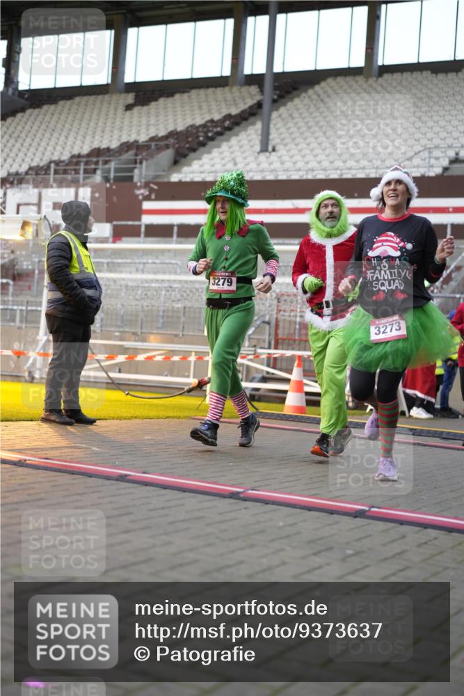 07.12.2025 - St. Pauli X-Mass-Run No. 15 Patografie http://msf.ph/oto/9373637 07.12.2025 12:05:05 Ziel 666, 860, 1304, 1444, 1445, 1446, 3268, 3273, 3279, 3372, 3569, 4748 meine-sportfotos.de