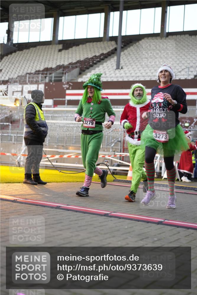 07.12.2025 - St. Pauli X-Mass-Run No. 15 Patografie http://msf.ph/oto/9373639 07.12.2025 12:05:05 Ziel 666, 860, 1304, 1444, 1445, 1446, 3268, 3273, 3279, 3372, 3569, 4748 meine-sportfotos.de