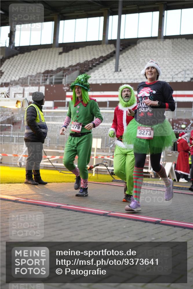 07.12.2025 - St. Pauli X-Mass-Run No. 15 Patografie http://msf.ph/oto/9373641 07.12.2025 12:05:05 Ziel 666, 860, 1304, 1444, 1445, 1446, 3268, 3273, 3279, 3372, 3569, 4748 meine-sportfotos.de
