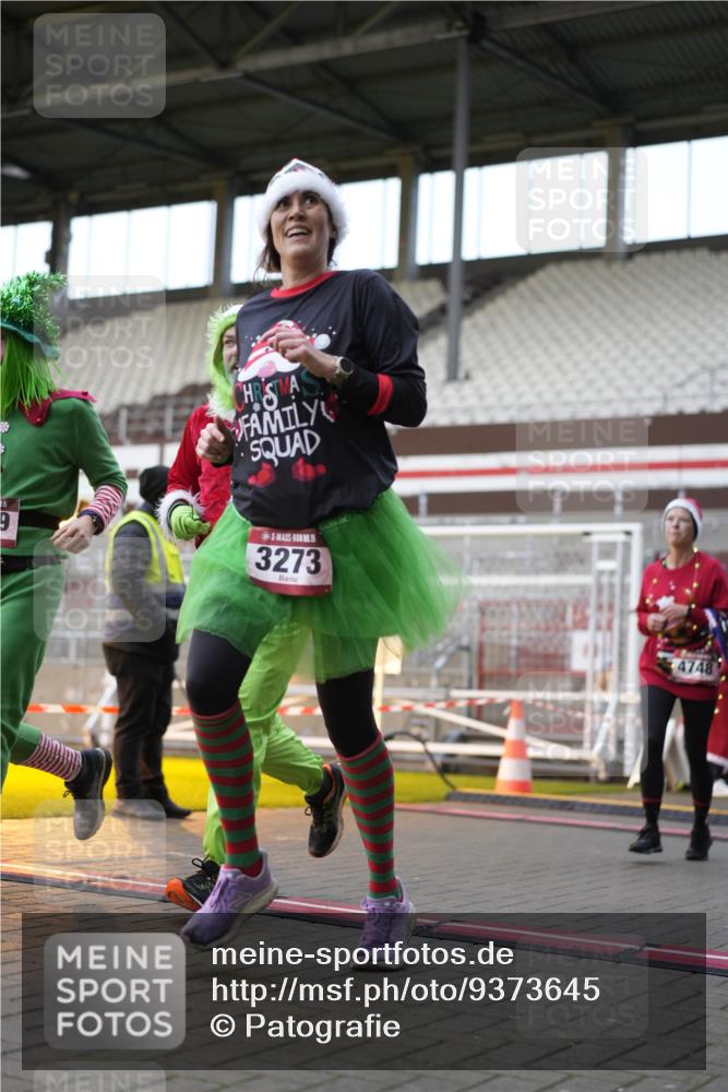 07.12.2025 - St. Pauli X-Mass-Run No. 15 Patografie http://msf.ph/oto/9373645 07.12.2025 12:05:06 Ziel 666, 860, 1304, 1444, 1445, 1446, 3268, 3273, 3279, 3372, 4748 meine-sportfotos.de