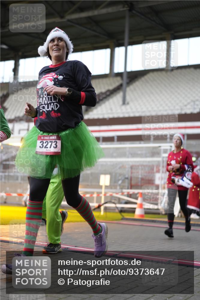 07.12.2025 - St. Pauli X-Mass-Run No. 15 Patografie http://msf.ph/oto/9373647 07.12.2025 12:05:06 Ziel 666, 860, 1304, 1444, 1445, 1446, 3268, 3273, 3279, 3372, 4748 meine-sportfotos.de